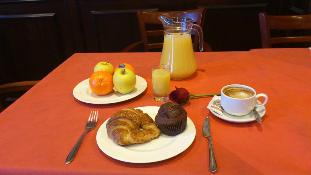 Hotel Santiago León