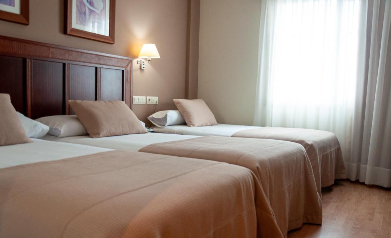 Santiago 4*