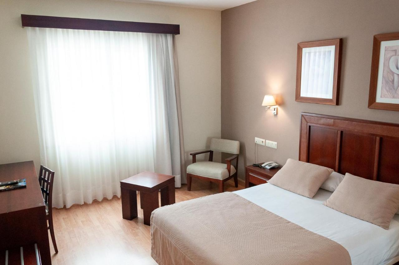 Santiago 4* León