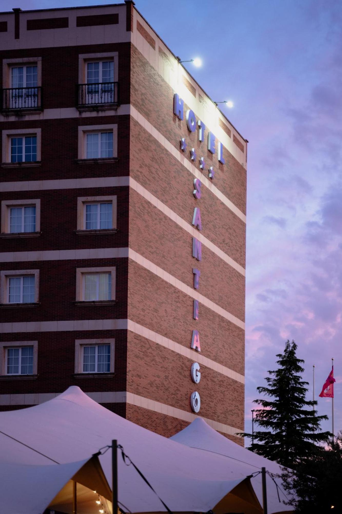 Hotel Arva Santiago Leon